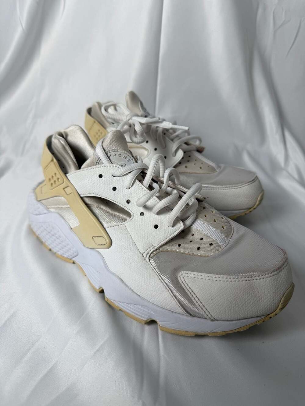 Nike Air Huarache Run Women's Running Shoes - White/Light Bone